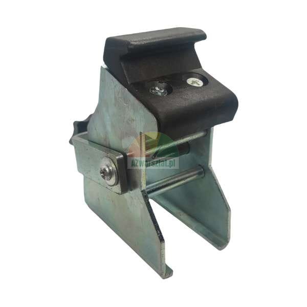 Verzinkter Metallverschluss oder Klammer mit schwarzem Kunststoffteil, Sicherungsmechanismus für Anhänger oder Ladung.