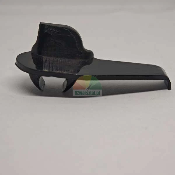 Schwarzer Montageclip aus Kunststoff auf hellem Hintergrund, Seitenansicht.