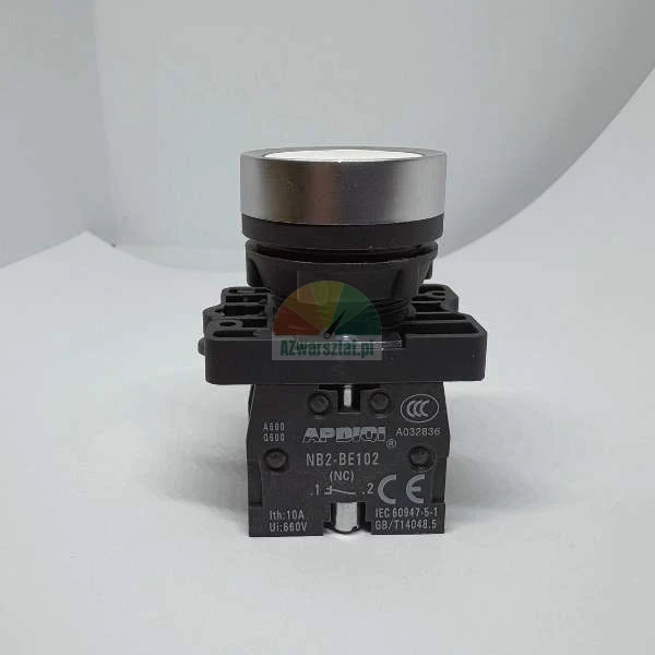 Industrieller Drucktaster APDIQI NB2-BE102 NC mit silbernem Betätiger.