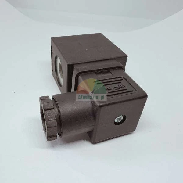 Schwarze mPm Magnetventilspule und Stecker auf weißem Hintergrund.