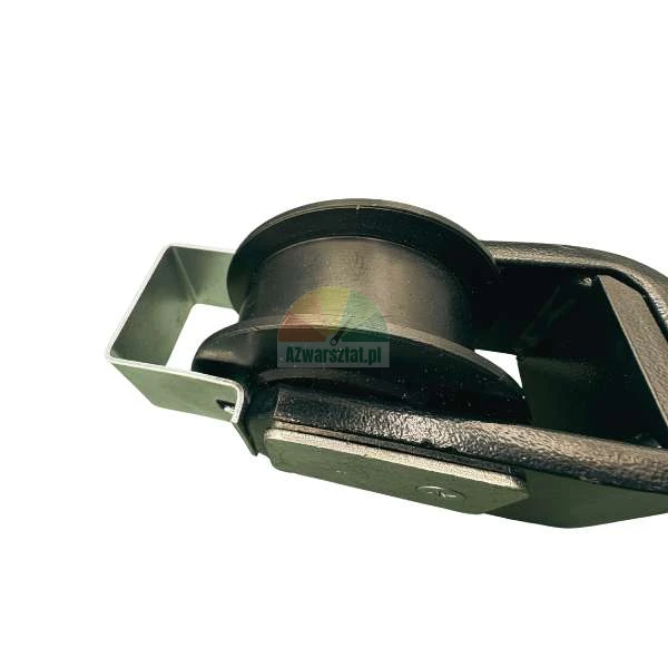Nahaufnahme einer schwarzen Rolle für Schiebetore mit einem Metallbefestigungselement.