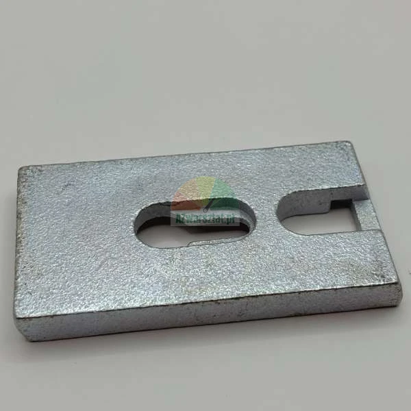 Rechteckige Metallplatte mit schlüssellochförmiger Öffnung und seitlicher Aussparung.