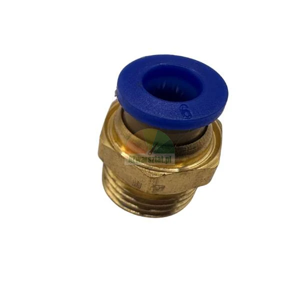 Pneumatische Steckverschraubung aus Messing mit blauem Lösering 6 mm auf weißem Hintergrund.