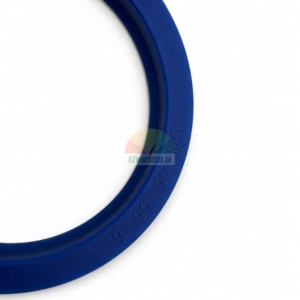 Nahaufnahme einer blauen hydraulischen Polyurethan-Dichtung mit der Prägung UN 45 55 6 auf weißem Hintergrund.