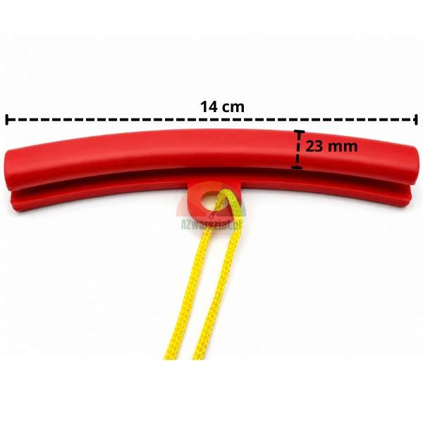 Roter Felgenschoner mit gelber Kordel, Maße 14 cm mal 23 mm.