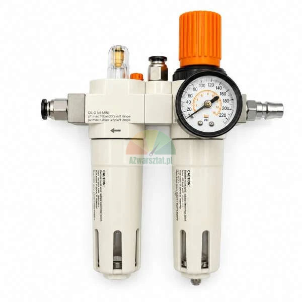 Komplette Druckluft-Wartungseinheit Typ D mit Druckregler, Manometer und Öler auf weißem Hintergrund.