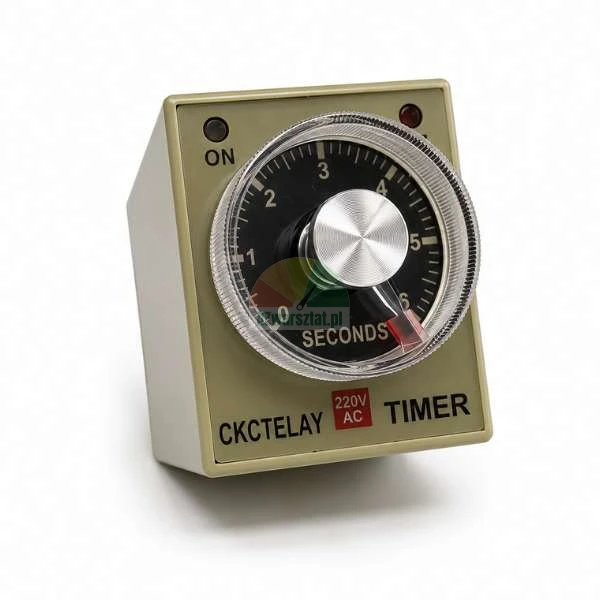 Analoges Zeitrelais CKCTELAY 220V AC mit Drehknopf und Skala von 0 bis 6 Sekunden in einem beigen Kunststoffgehäuse auf weißem Hintergrund.