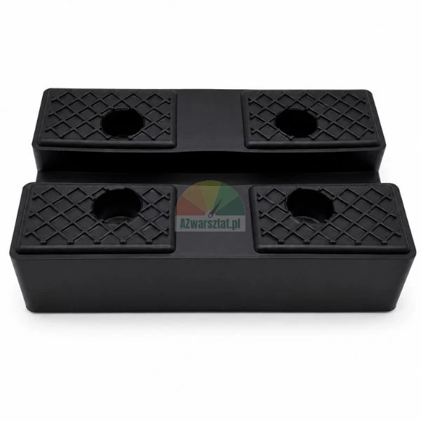 Schwarze Gummiauflage mit den Maßen 120mm mal 80mm mit profilierter rutschfester Oberfläche und vier Löchern