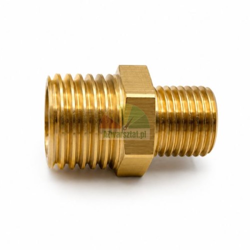 Messing-Gewindeverbinder 12,7 mm / 9,7 mm auf weißem Hintergrund